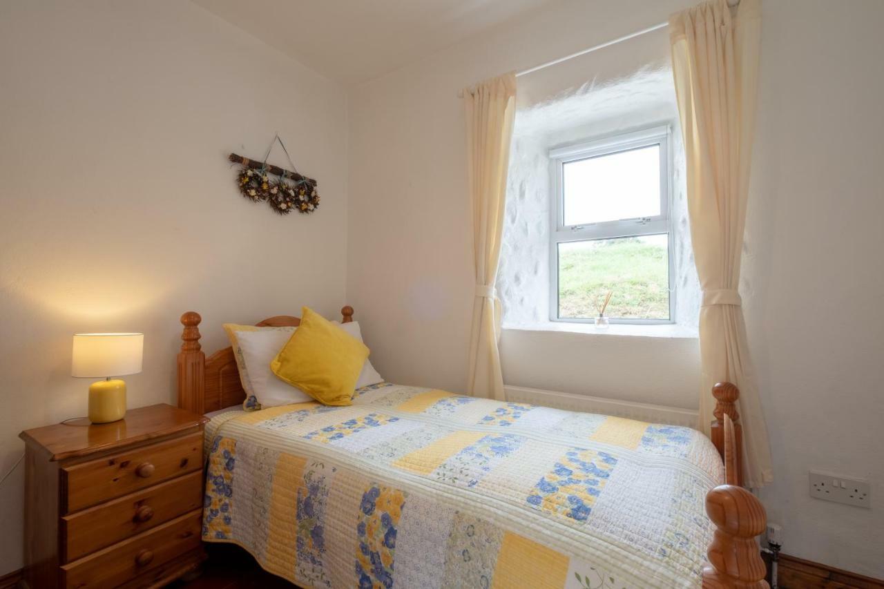 Yellow Cottage, Doolin Knockfin Cross Roads Exteriör bild