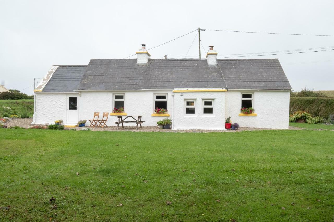 Yellow Cottage, Doolin Knockfin Cross Roads Exteriör bild
