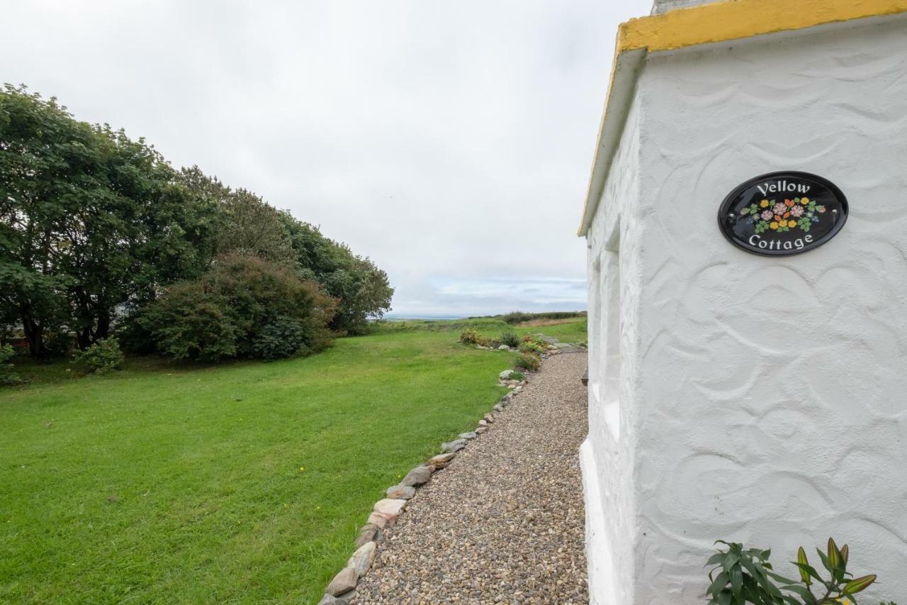 Yellow Cottage, Doolin Knockfin Cross Roads Exteriör bild